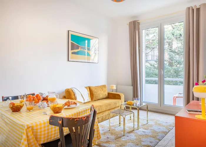 Petit Jaune, T2 Centre Ville Marseille Avec Balcon