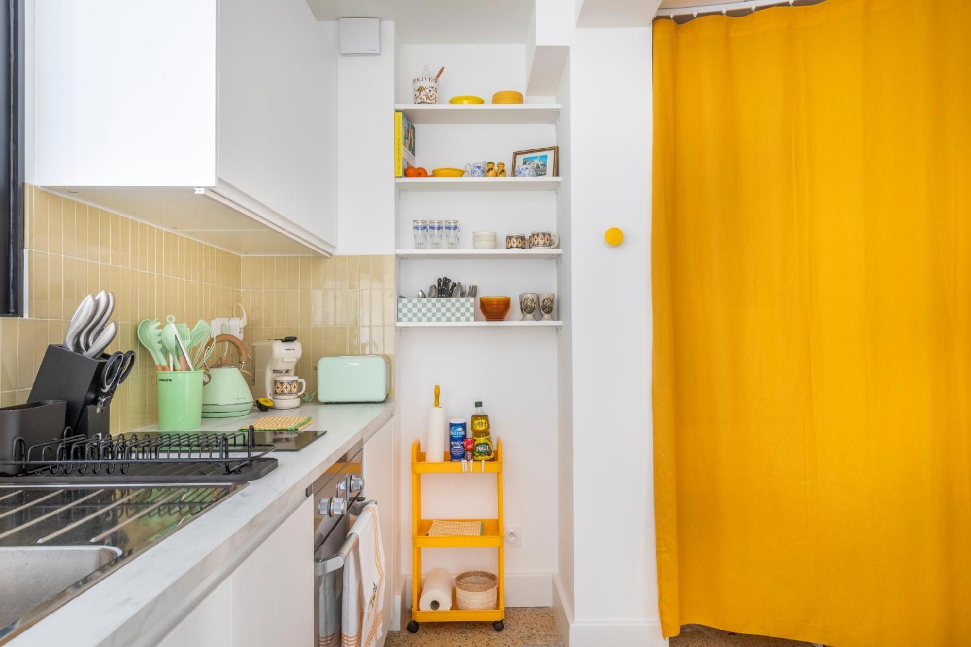 Apartment Petit Jaune, T2 Centre Avec Balcon Marseille